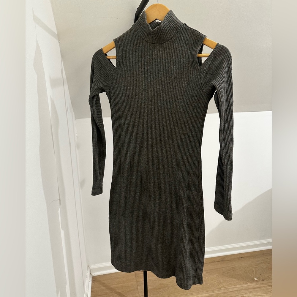 Splendid Grey Cold Shoulder Dress